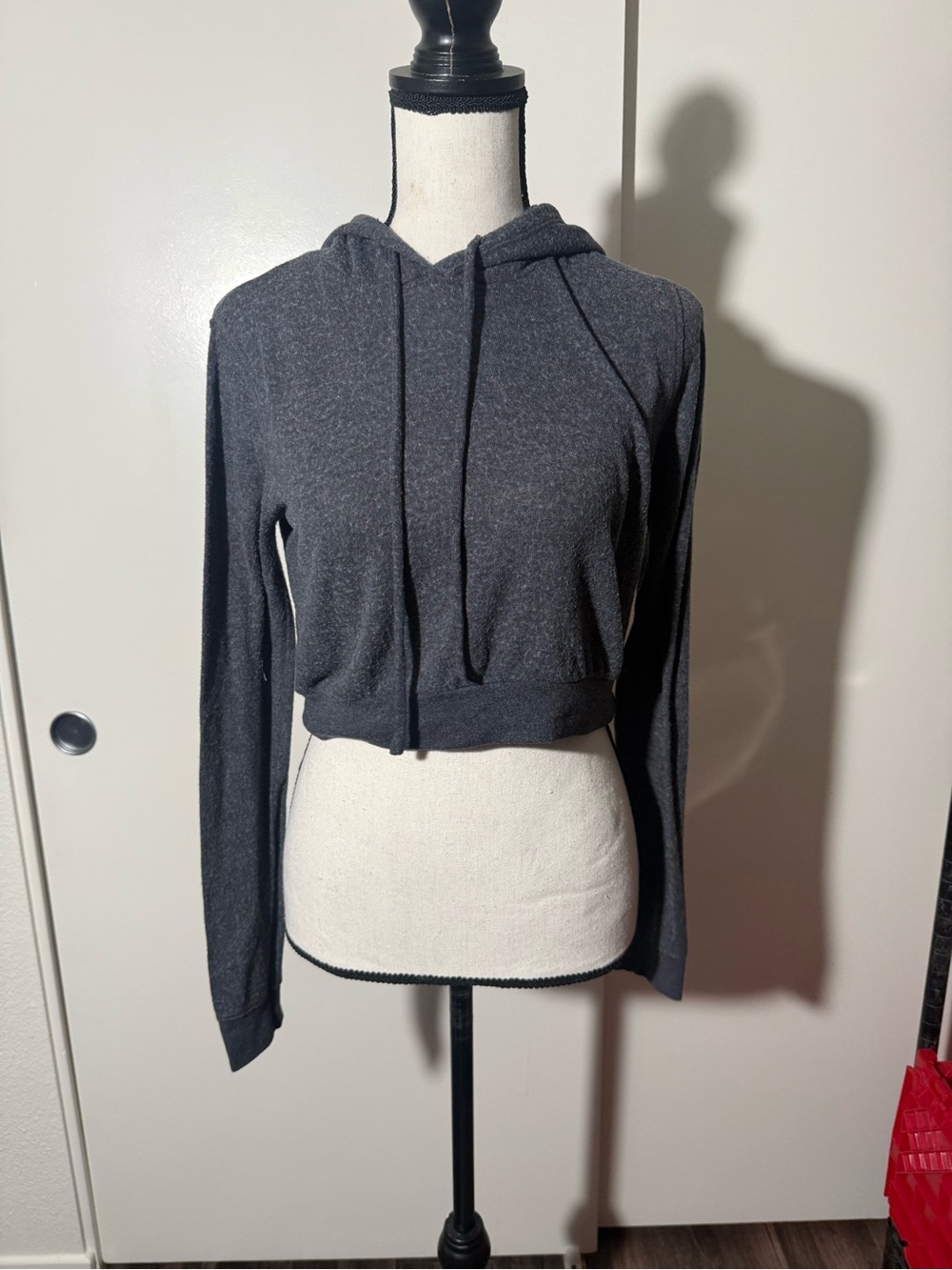 🖤✨ Alo Yoga Charcoal Gray Long Sleeve Crop Hoodie ✨🖤